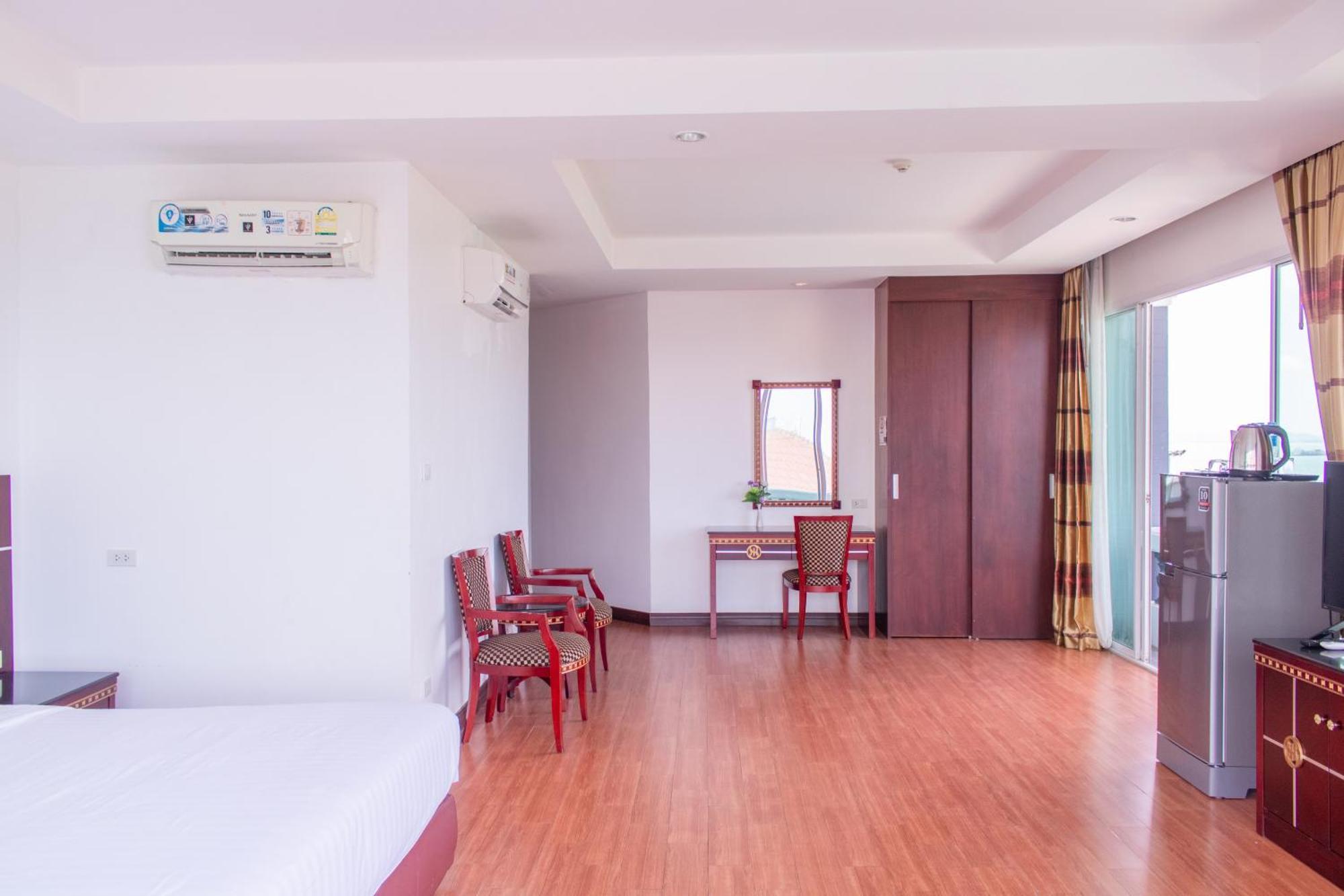 Jomtien Hisotel Exteriör bild
