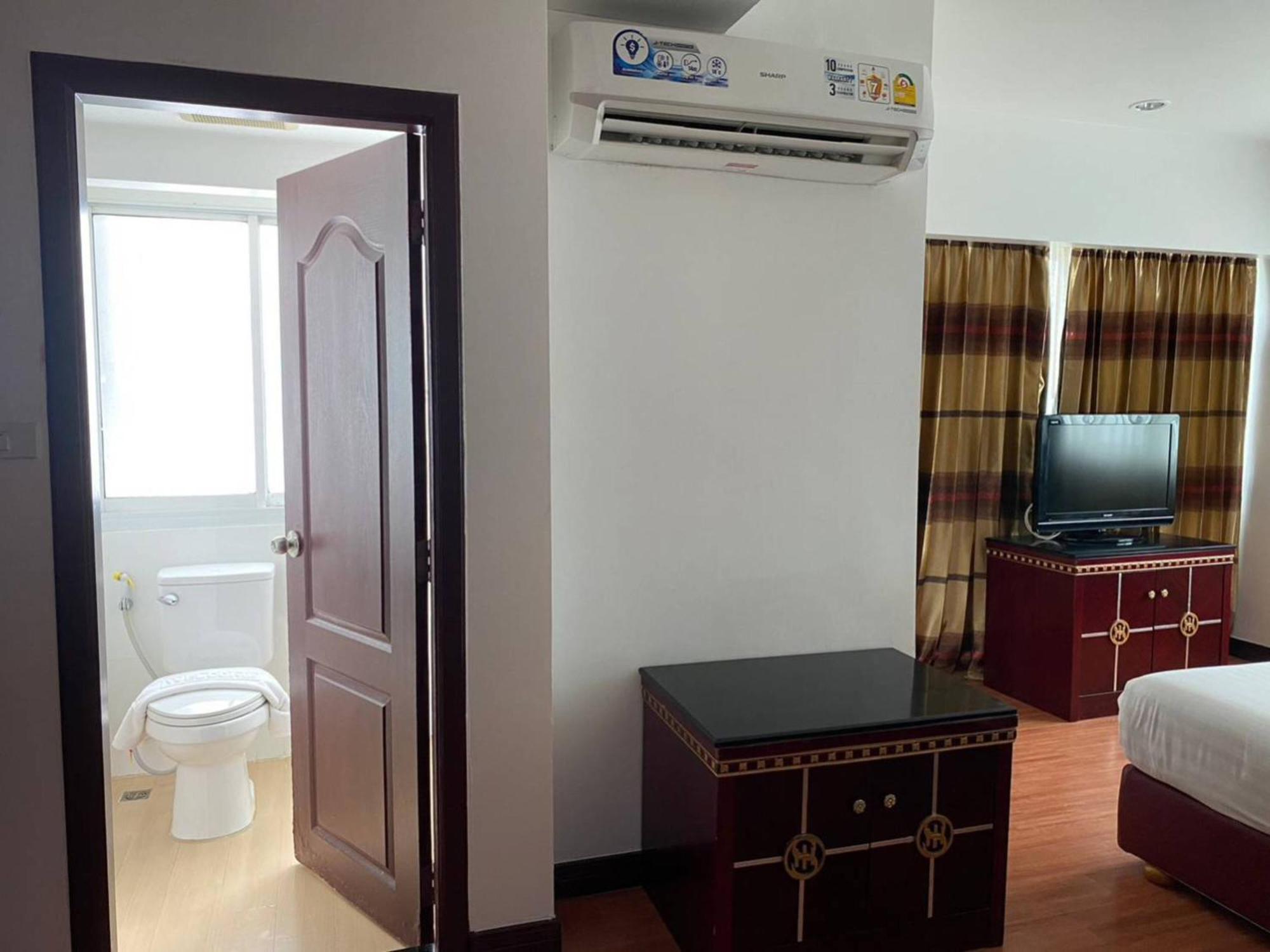 Jomtien Hisotel Exteriör bild